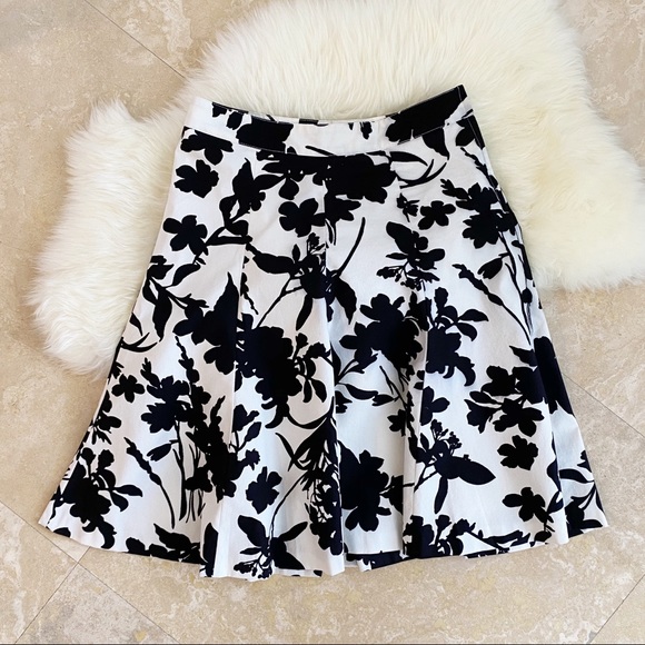 H&M Dresses & Skirts - H&M A-Line Summer Floral Work Skirt White 4